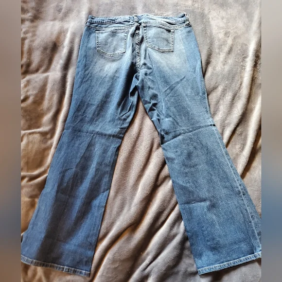 Torrid Denim Women's Plus Size Cotton Spandex destroyed Bootcut flare - Picture 4 of 5